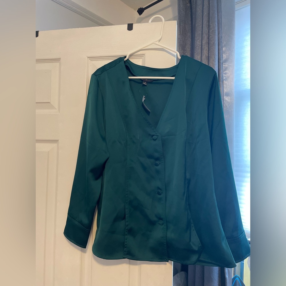 NWT Banana Republic Silky Seamed Slit Blouse